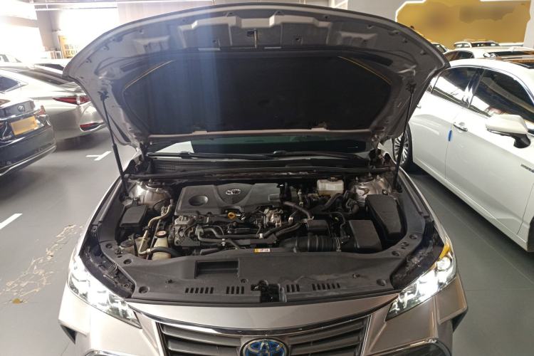 Used Toyota Avalon 2019 Dual-Engine 2.5L Luxury Edition China VI Standard Engine Bay