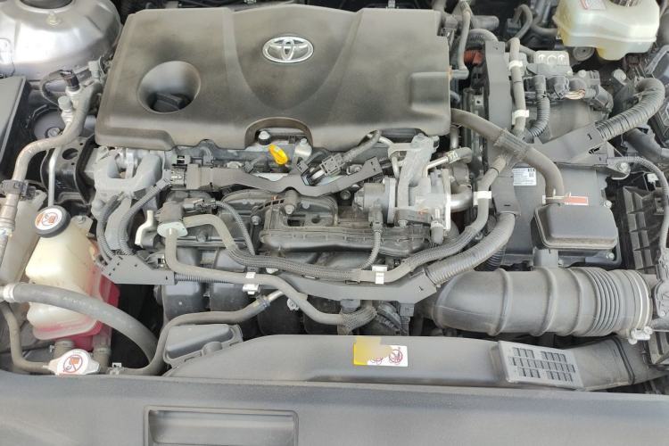 Used Toyota Avalon 2019 Dual-Engine 2.5L Luxury Edition China VI Standard Engine Bay