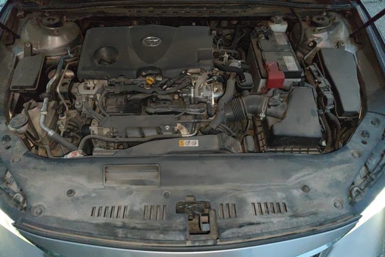 Used Toyota Avalon 2019 2.5L Touring Premium Version China VI Standard Engine Bay