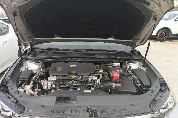 Used Toyota Avalon 2019 2.0L Luxury Edition China VI Standard Engine Bay