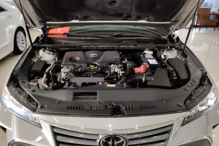 Used Toyota Avalon 2019 2.5L Touring Premium Version China VI Standard Engine Bay