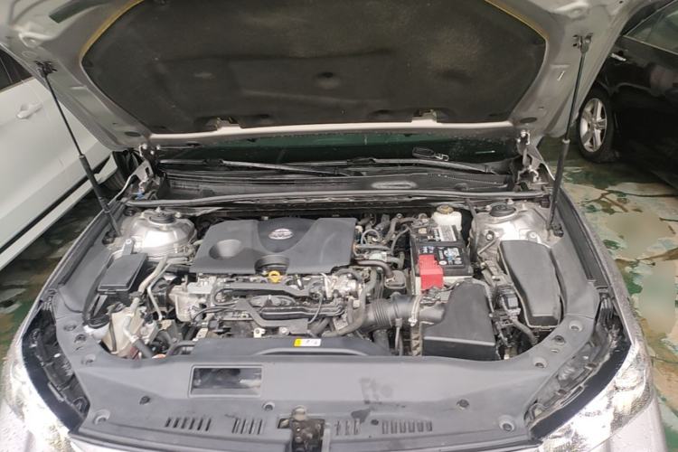 Used Toyota Avalon 2019 2.0L Luxury Edition China VI Standard Engine Bay