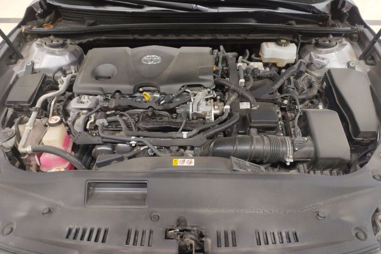 Used Toyota Avalon 2019 Dual-Engine 2.5L Luxury Edition China VI Standard Engine Bay