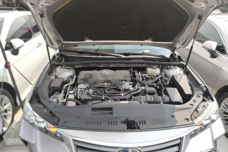 Used Toyota Avalon 2019 Dual-Engine 2.5L XLE Prestige Version China VI Standard Engine Bay