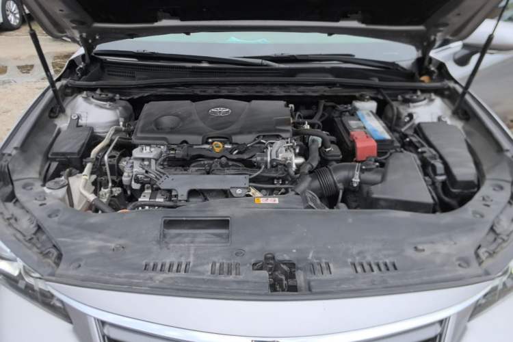 Used Toyota Avalon 2019 2.5L Touring Premium Version China VI Standard Engine Bay