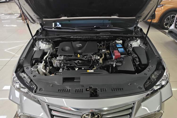 Used Toyota Avalon 2019 2.0L Luxury Edition China VI Standard Engine Bay