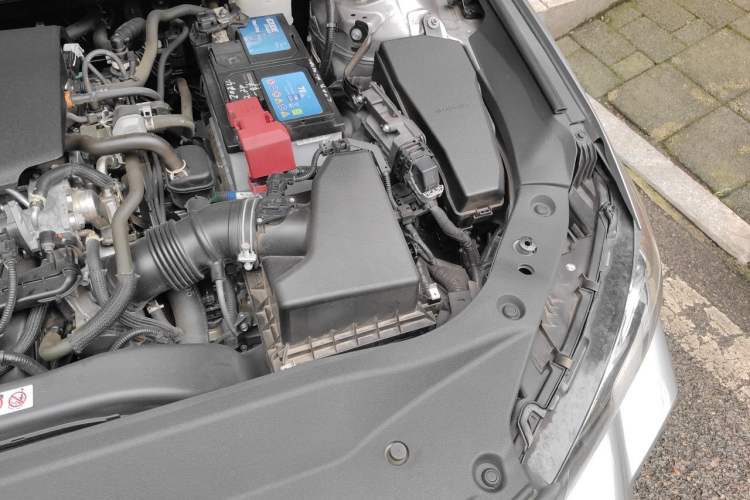 Used Toyota Avalon 2019 2.0L Luxury Edition China VI Standard Engine Bay Left