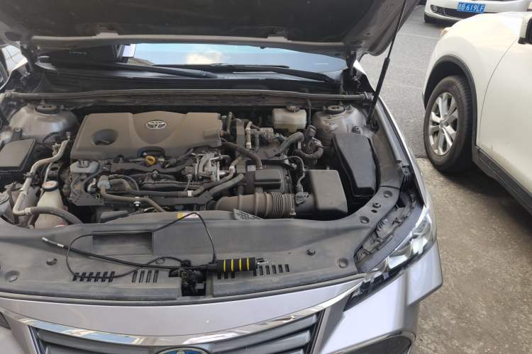 Used Toyota Avalon 2019 Dual-Engine 2.5L XLE Prestige Version China VI Standard Engine Bay Left