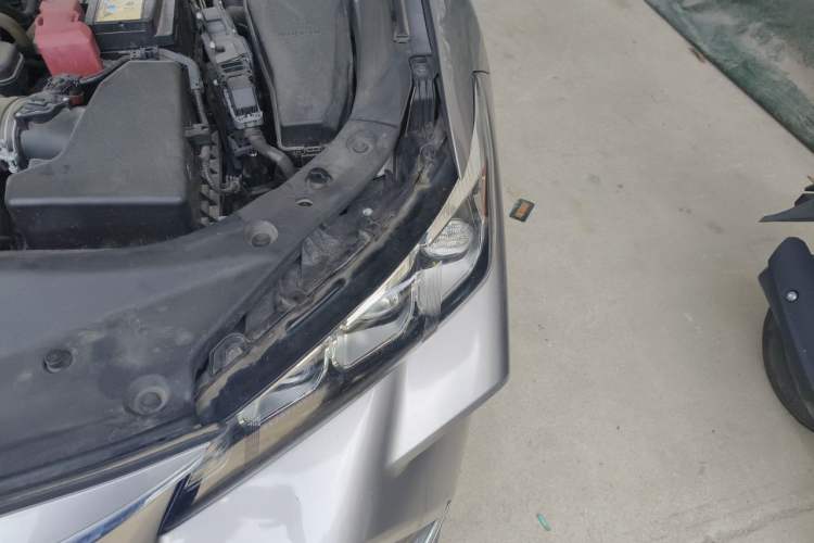 Used Toyota Avalon 2019 2.0L XLE Premium Edition China VI Engine Bay Left