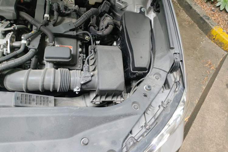 Used Toyota Avalon 2019 Dual-Engine 2.5L XLE Prestige Version China VI Standard Engine Bay Left