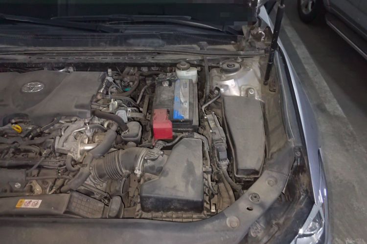 Used Toyota Avalon 2019 2.5L Ambition Version China VI Standard Engine Bay Left