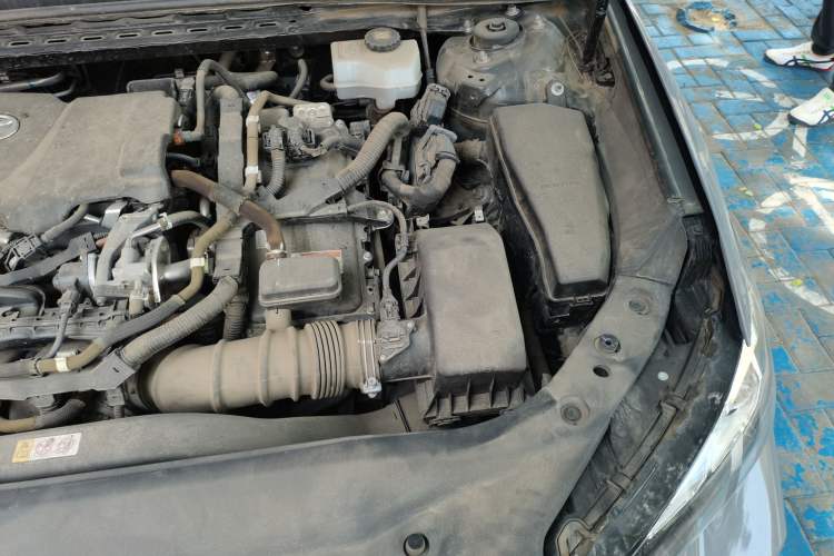 Used Toyota Avalon 2019 Dual-Engine 2.5L Luxury Edition China VI Standard Engine Bay Left