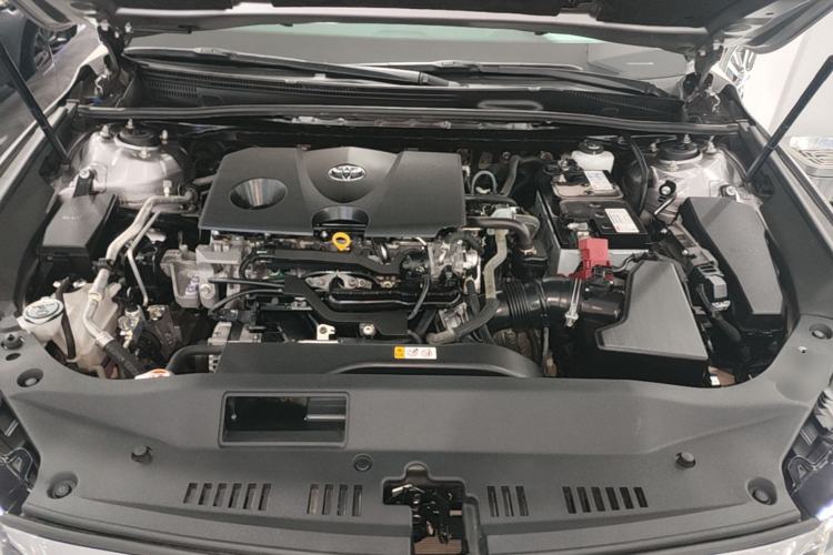 Used Toyota Avalon 2019 2.0L Luxury Edition China VI Standard Engine Bay