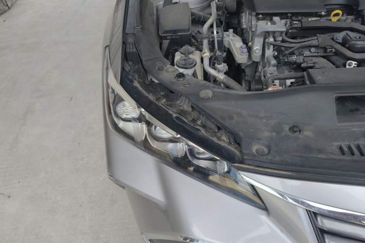Used Toyota Avalon 2019 2.0L XLE Premium Edition China VI Engine Bay Right