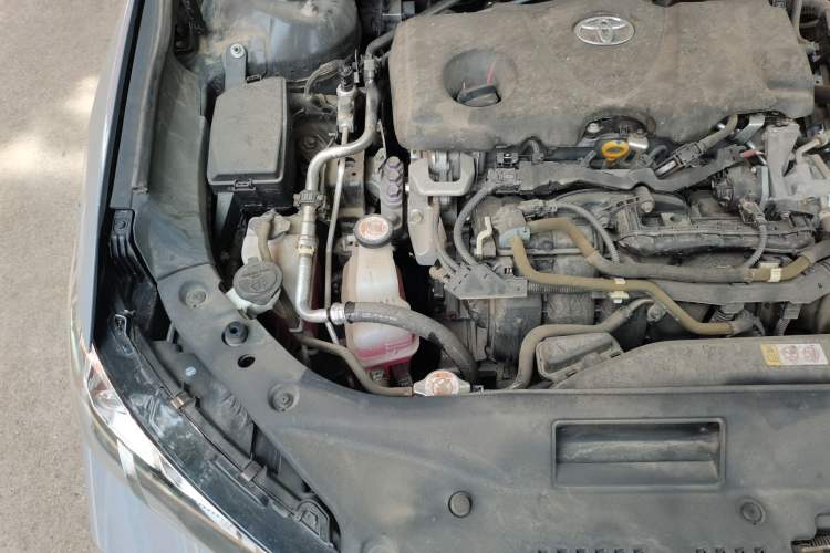 Used Toyota Avalon 2019 Dual-Engine 2.5L Luxury Edition China VI Standard Engine Bay Right