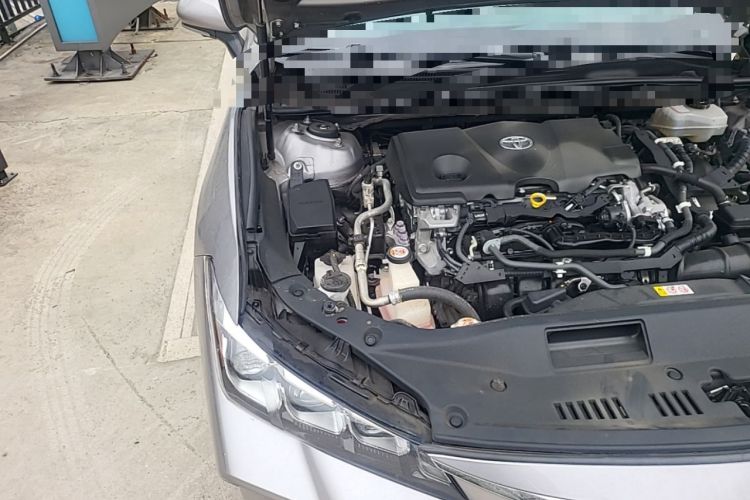 Used Toyota Avalon 2019 Dual-Engine 2.5L XLE Prestige Version China VI Standard Engine Bay Right
