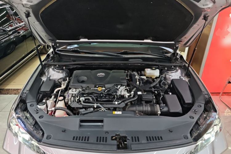 Used Toyota Avalon 2019 Dual-Engine 2.5L XLE Prestige Version China VI Standard Engine Bay