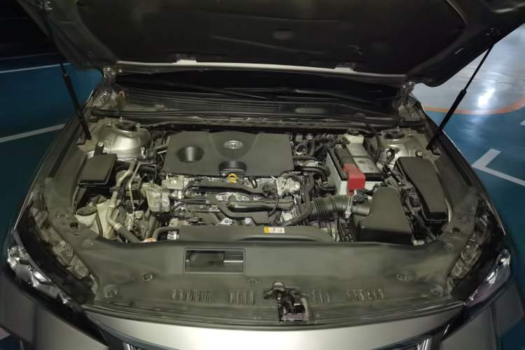 Used Toyota Avalon 2019 2.0L Luxury Edition China VI Standard Engine Bay