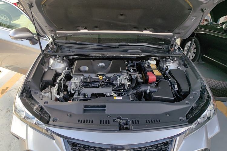 Used Toyota Avalon 2019 2.5L Touring Premium Version China VI Standard Engine Bay