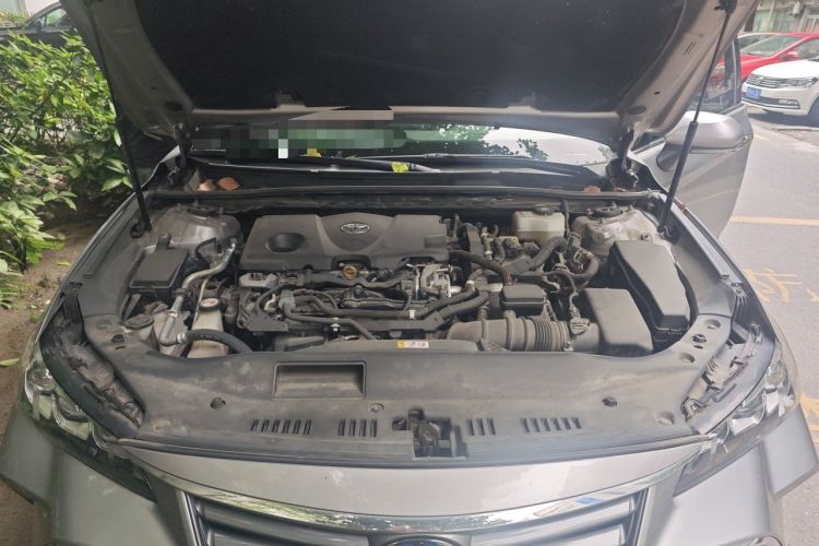 Used Toyota Avalon 2019 Dual-Engine 2.5L Luxury Edition China VI Standard Engine Bay