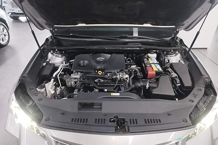 Used Toyota Avalon 2019 2.0L XLE Premium Edition China VI Engine Bay