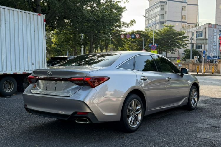 Used Toyota Avalon 2019 2.0L Luxury Edition China VI Standard Exterior 1