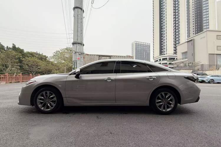 Used Toyota Avalon 2019 2.0L Luxury Edition China VI Standard Exterior 10