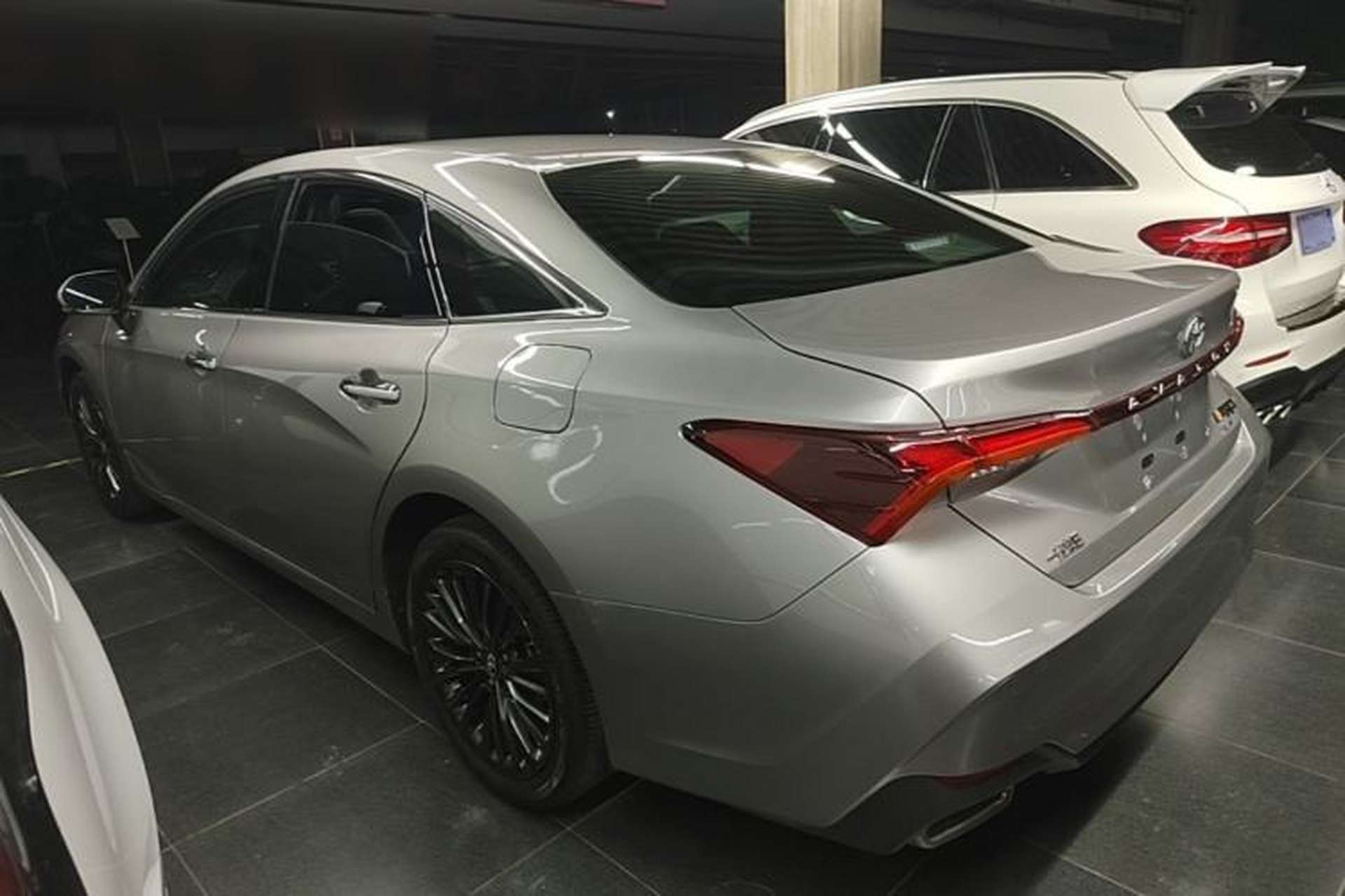 Used Toyota Avalon 2019 2.0L XLE Premium Edition China VI Exterior 2