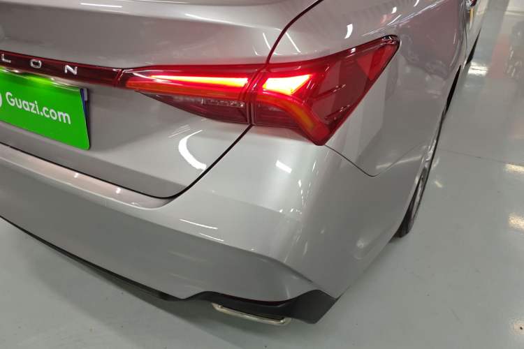 Used Toyota Avalon 2019 2.0L Luxury Edition China VI Standard Exterior 3