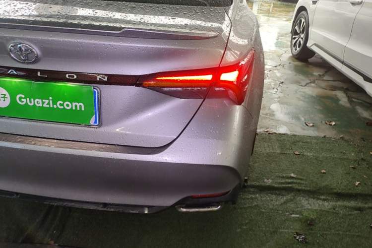 Used Toyota Avalon 2019 2.0L Luxury Edition China VI Standard Exterior 3