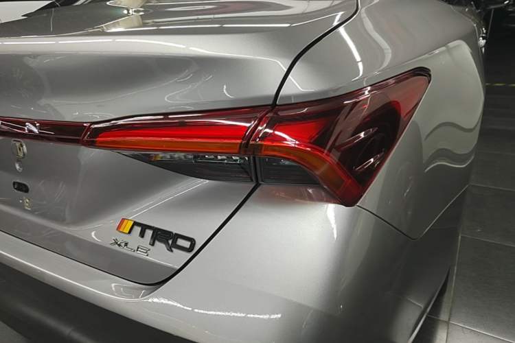 Used Toyota Avalon 2019 2.0L XLE Premium Edition China VI Exterior 3