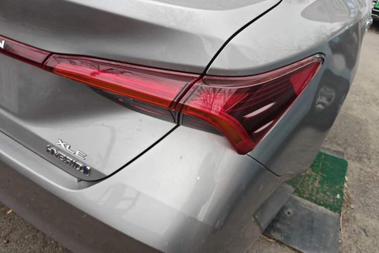 Used Toyota Avalon 2019 Dual-Engine 2.5L XLE Prestige Version China VI Standard Exterior 3