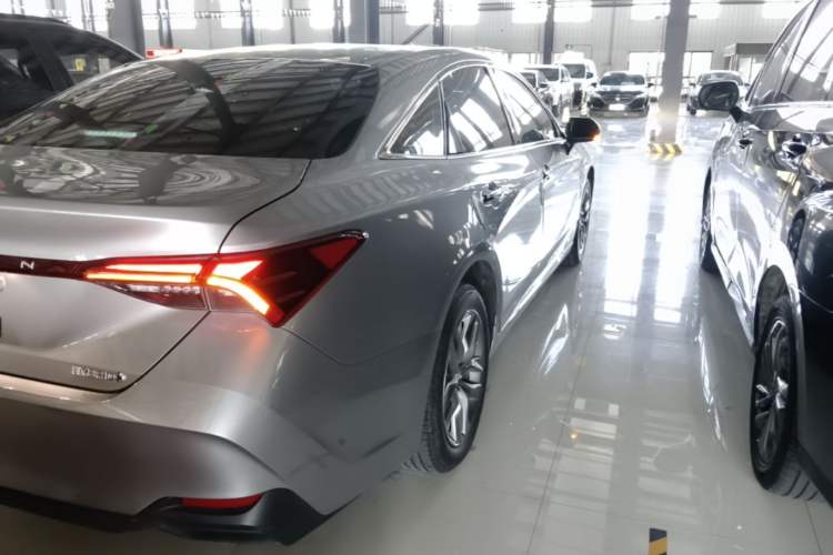 Used Toyota Avalon 2019 Dual-Engine 2.5L Luxury Edition China VI Standard Exterior 3