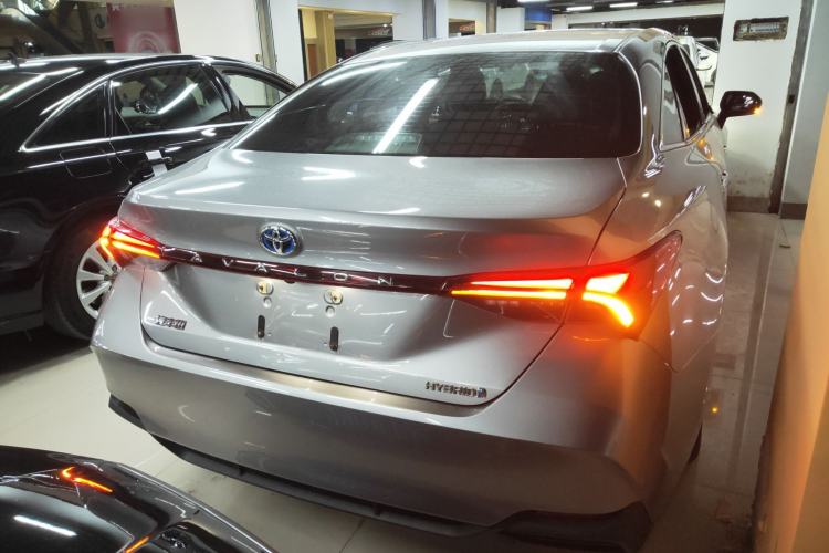 Used Toyota Avalon 2019 Dual-Engine 2.5L Luxury Edition China VI Standard Exterior 4