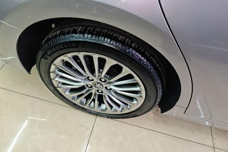 Used Toyota Avalon 2019 Dual-Engine 2.5L XLE Prestige Version China VI Standard Exterior 5