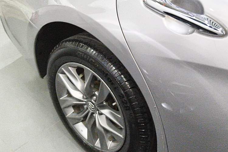 Used Toyota Avalon 2019 Dual-Engine 2.5L Luxury Edition China VI Standard Exterior 5