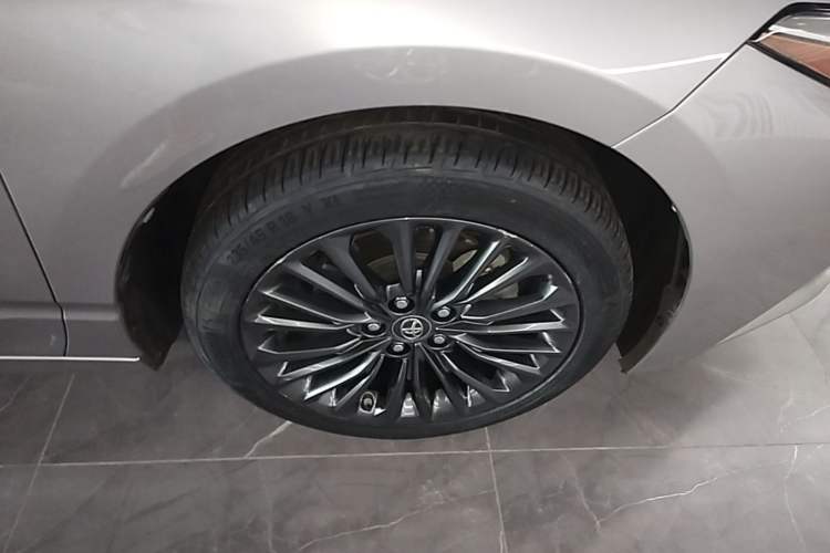 Used Toyota Avalon 2019 2.0L XLE Premium Edition China VI Exterior 5