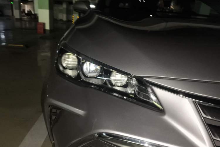 Used Toyota Avalon 2019 Dual-Engine 2.5L XLE Prestige Version China VI Standard Exterior 6