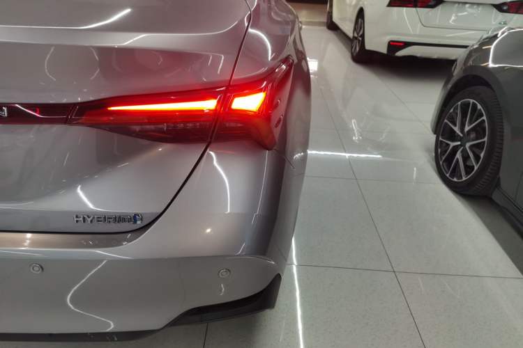 Used Toyota Avalon 2019 Dual-Engine 2.5L Luxury Edition China VI Standard Exterior 6