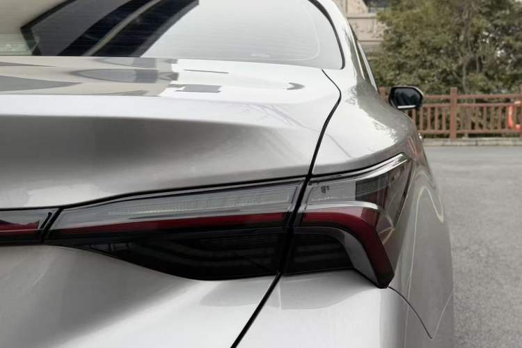 Used Toyota Avalon 2019 2.0L Luxury Edition China VI Standard Exterior 8