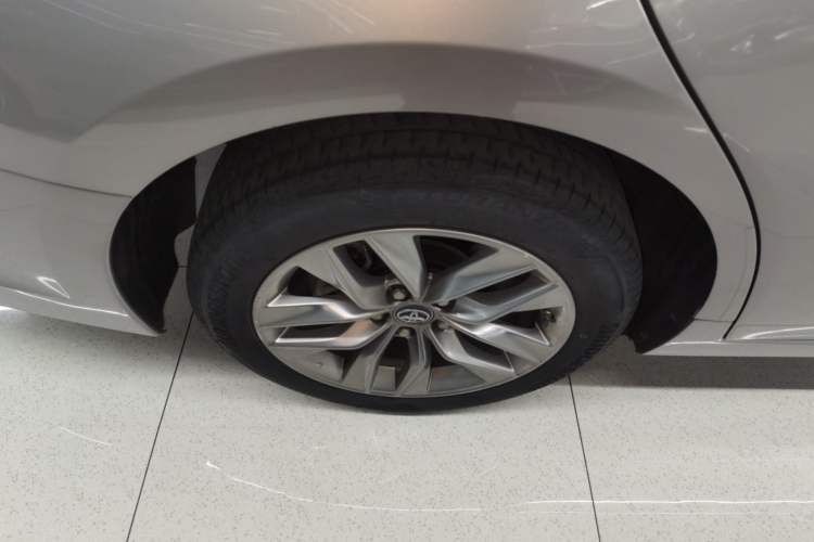 Used Toyota Avalon 2019 Dual-Engine 2.5L Luxury Edition China VI Standard Exterior 8