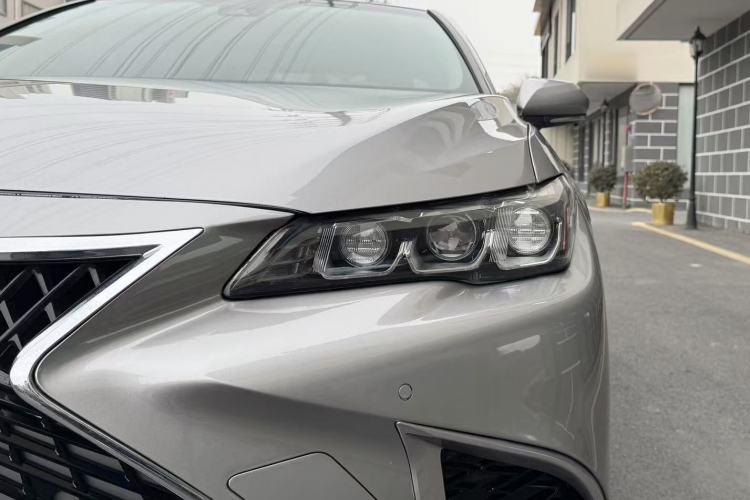 Used Toyota Avalon 2019 2.0L Luxury Edition China VI Standard Exterior 9