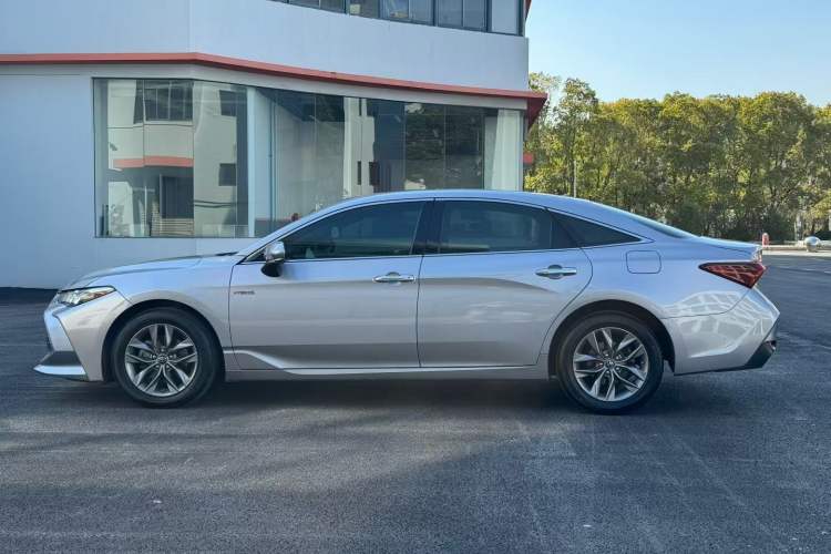 Used Toyota Avalon 2019 Dual-Engine 2.5L Luxury Edition China VI Standard Exterior 9