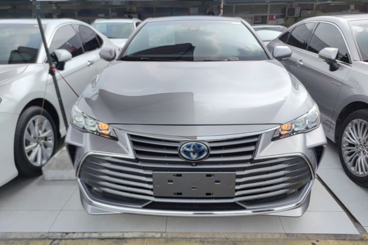 Used Toyota Avalon 2019 Dual-Engine 2.5L XLE Prestige Version China VI Standard Front