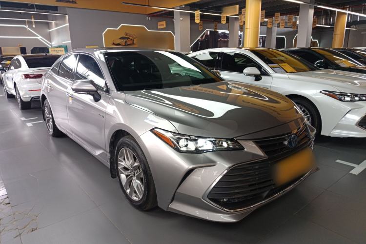 Used Toyota Avalon 2019 Dual-Engine 2.5L Luxury Edition China VI Standard Front Right 45 Deg