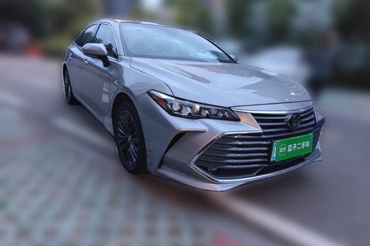 Used Toyota Avalon 2019 2.5L Touring Premium Version China VI Standard Front Right 45 Deg