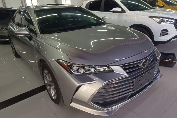 Used Toyota Avalon 2019 2.0L Luxury Edition China VI Standard Front Right 45 Deg