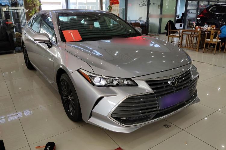 Used Toyota Avalon 2019 2.5L Touring Premium Version China VI Standard Front Right 45 Deg