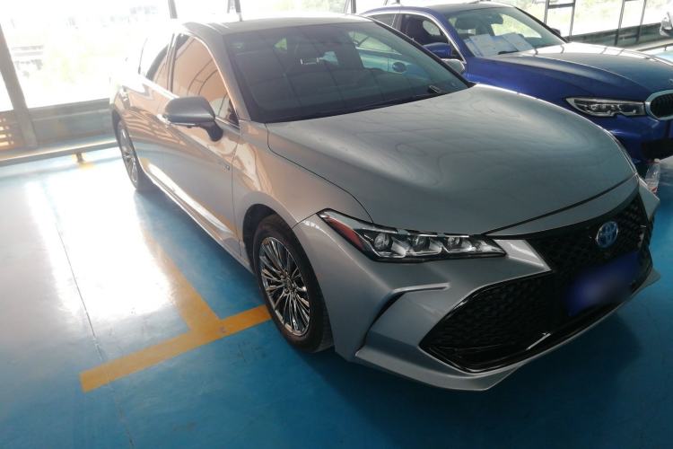 Used Toyota Avalon 2019 Dual-Engine 2.5L Luxury Edition China VI Standard Front Right 45 Deg