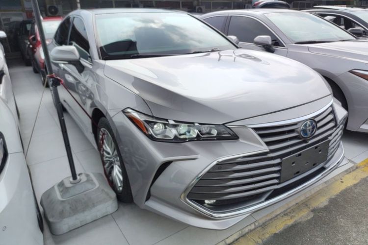 Used Toyota Avalon 2019 Dual-Engine 2.5L XLE Prestige Version China VI Standard Front Right 45 Deg